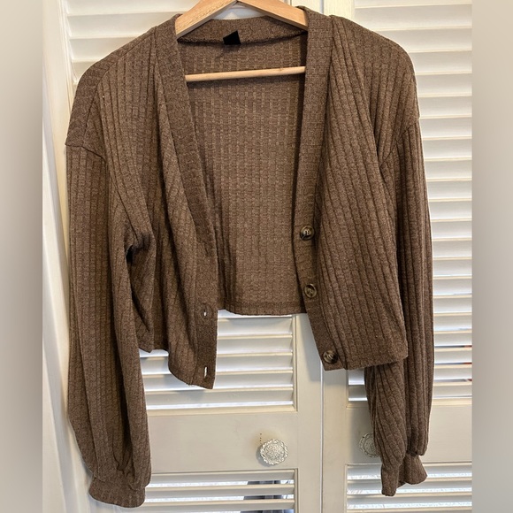 Cropped long sleeve cardigan - Picture 2 of 5